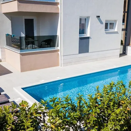 Apartman Piramida *
