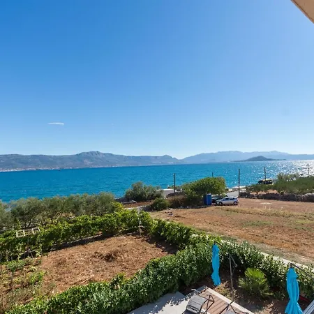 皮拉米达别墅 特罗吉尔