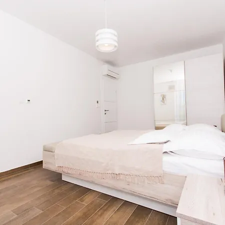Piramida Trogir