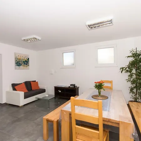 Apartman Piramida *
