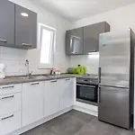 Apartment Piramida *