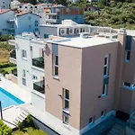 Apartment Piramida