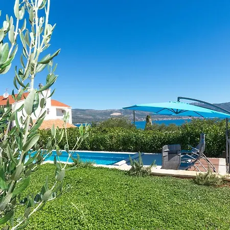Lägenhet Piramida Trogir